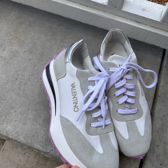 Valentino White and Gray Athletic Sneakers with Retro Design - Picture 10 of 10